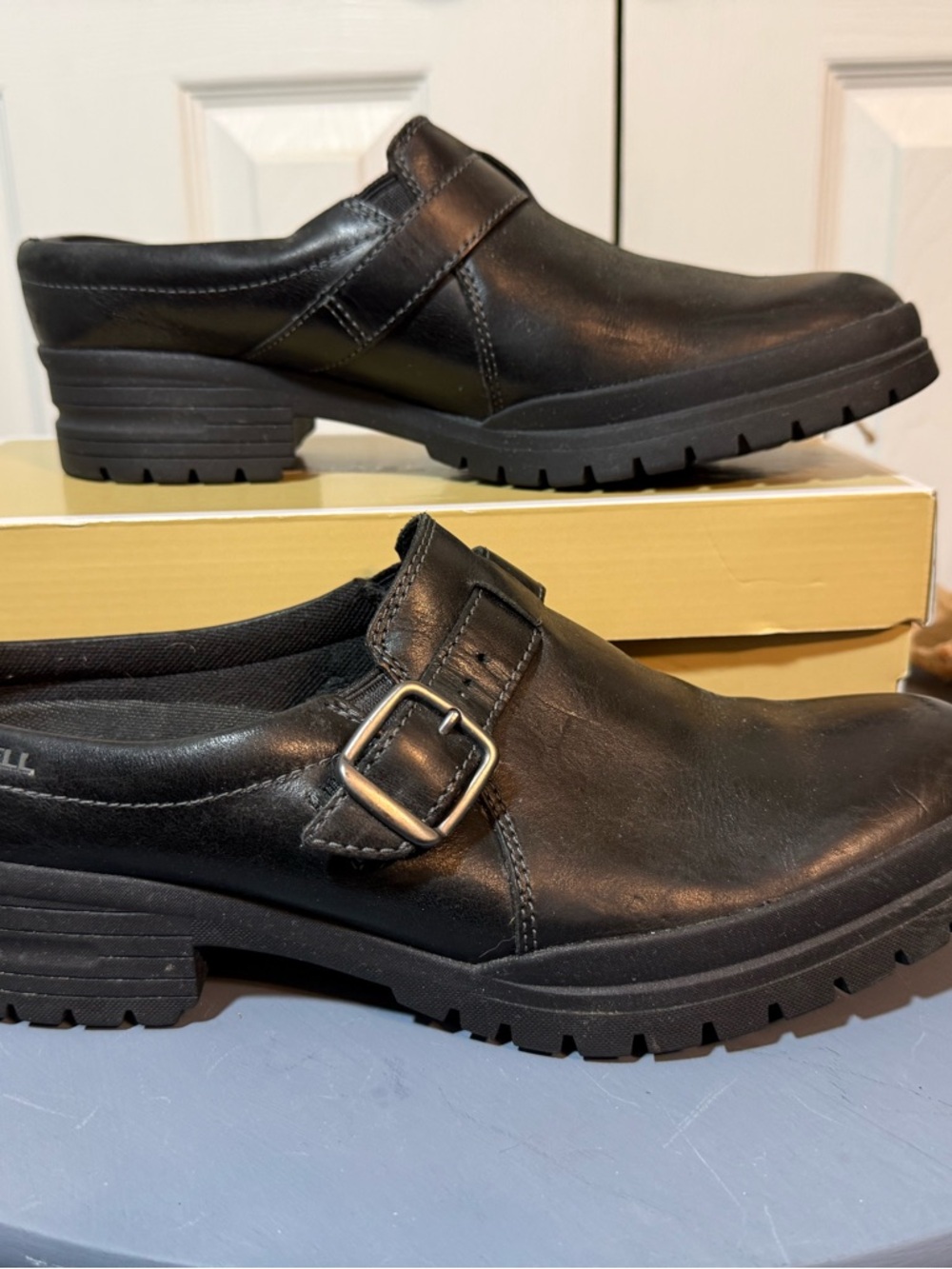 Merrell Black Leather Slip-On Mule/Bootie/Clogs with Buckle women’s size10.5